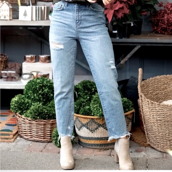 Vervet Denim - Vervet by Flying Monkey- RENDITION EMMA DISTRESSED MOM JEAN.